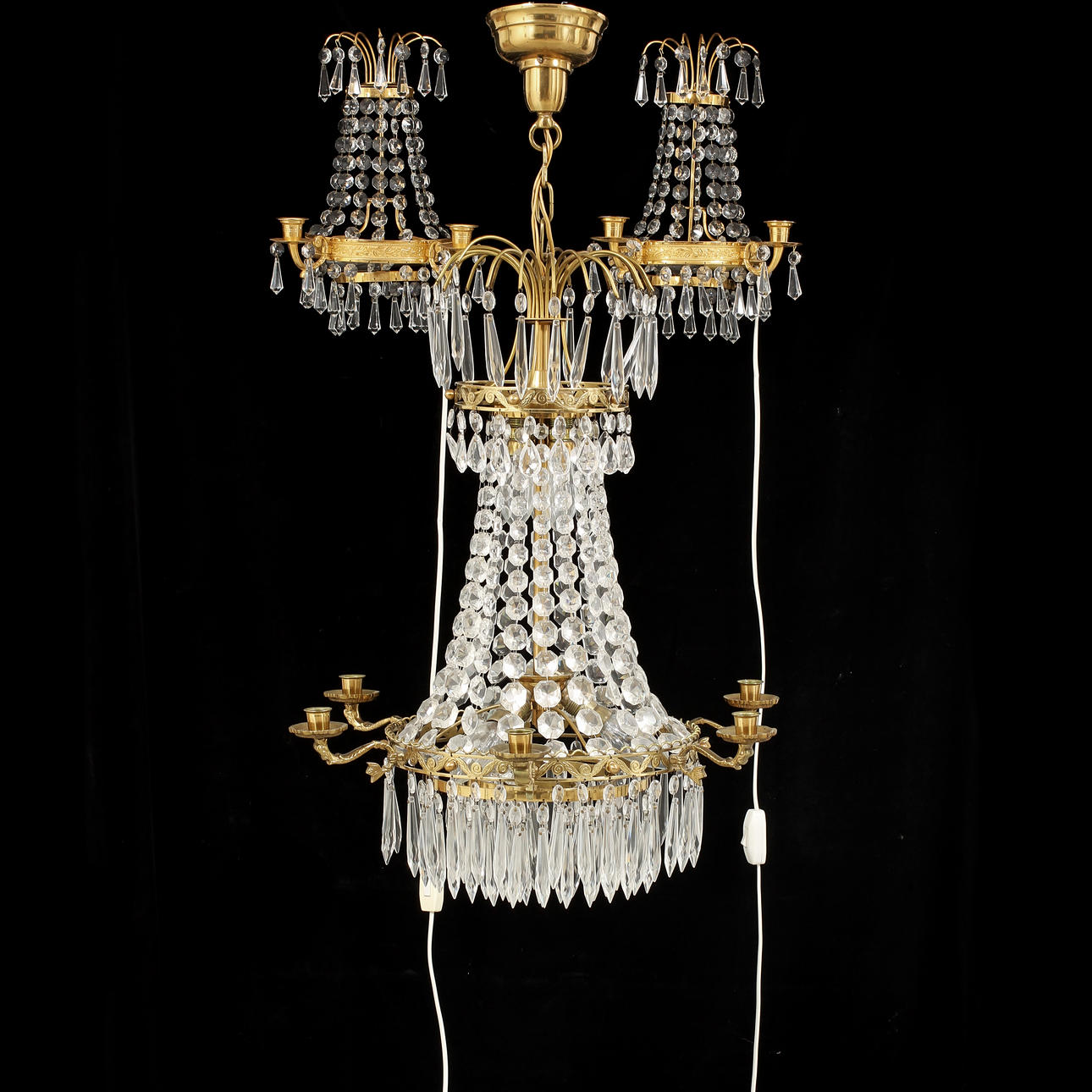 LJUSKRONA och LAMPETTER, 1900-tal, höjd 60 cm.