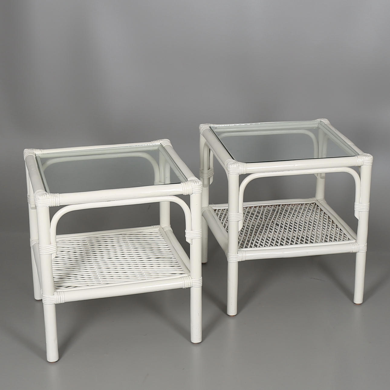 BORD rotting och glas, ett par, vitmålade, 1900-talet senare hälft.