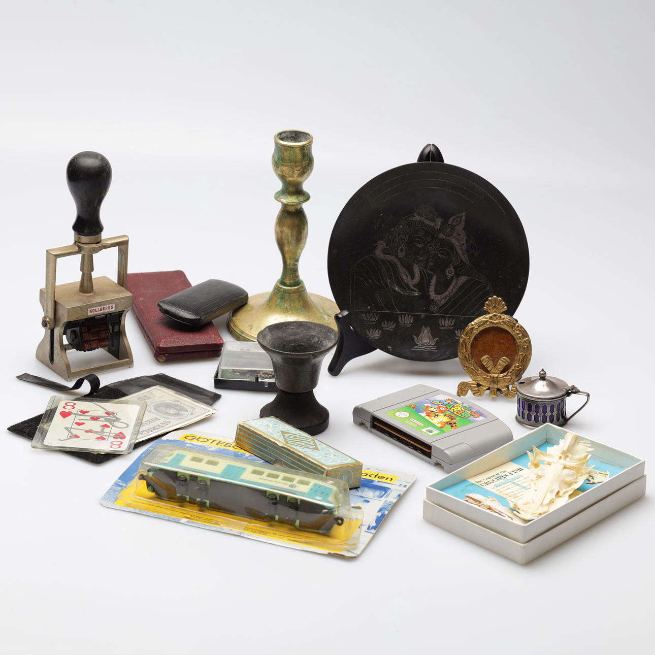 OBJETOS DE CURIOSIDADES, 14 uds., 1900.