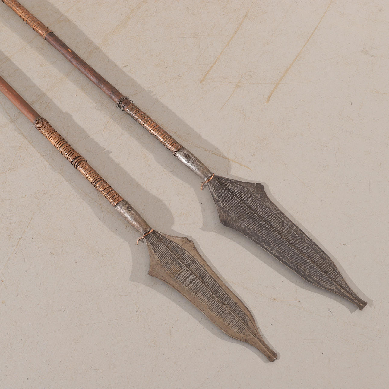 SPJUT, 2 stycken, Afrika, 1900-tal. Vapen & Militaria - Blankvapen ...
