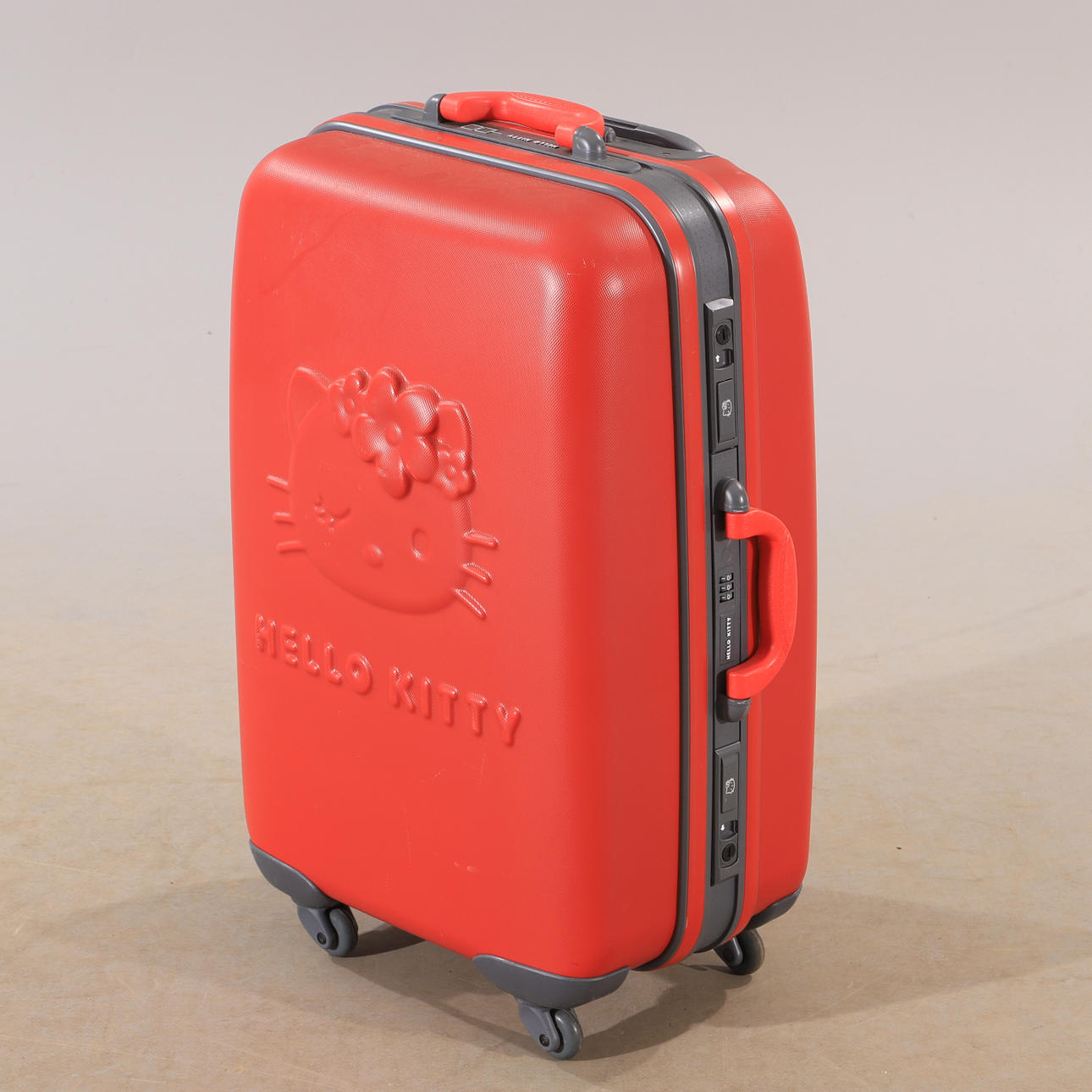 Matkalaukku, Hello Kitty.