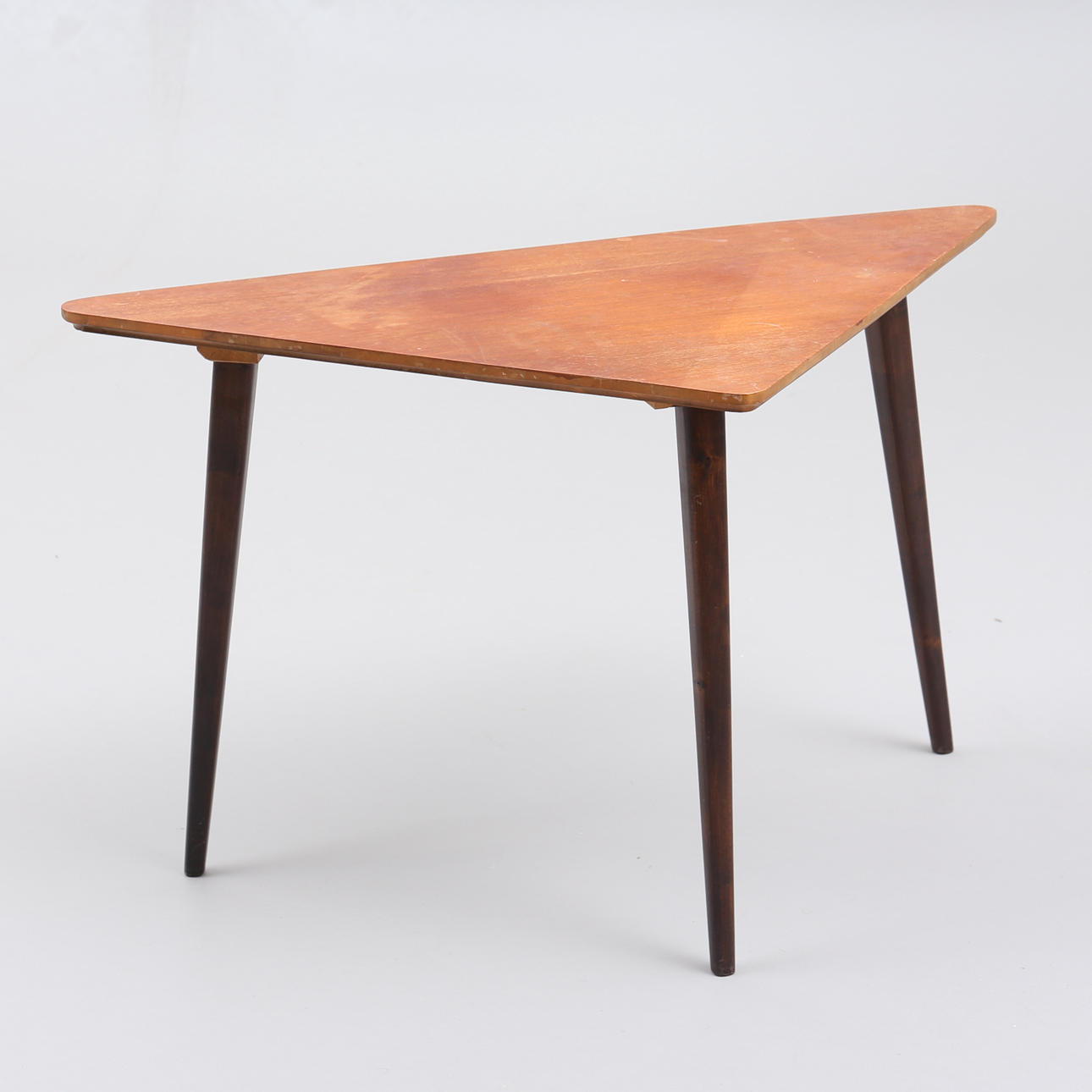 BORD, trekantigt, teak, 1900-talets mitt.