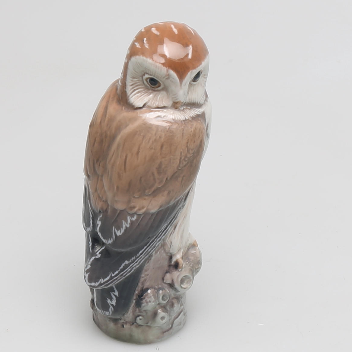 FIGURIN i porslin, pärluggla, Dahl Jensen, Copenhagen, Danmark.