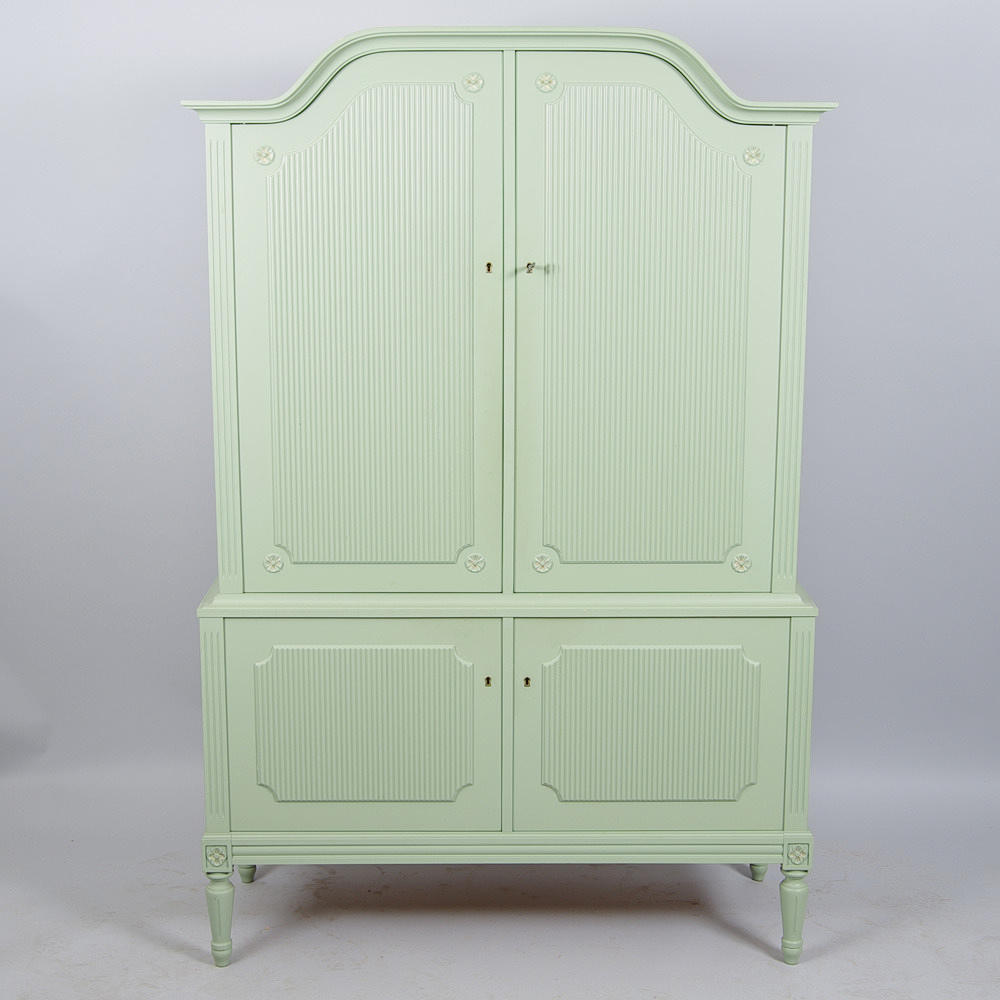 MATSALSSKÅP, grönmålat, Gustaviansk stil, City Möbler i Tibro.