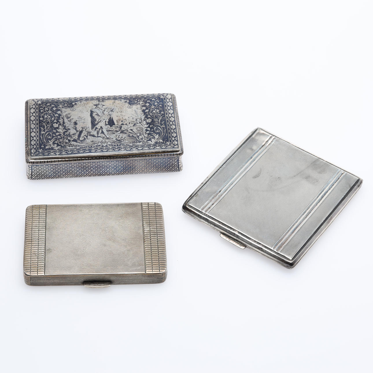 ZIGARETTEN- und Schnupftabakdose, 3-teilig, Silber.