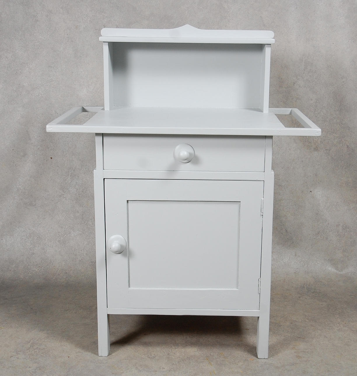 TVÄTTKOMOD, med handukshållare, 1900-tal.