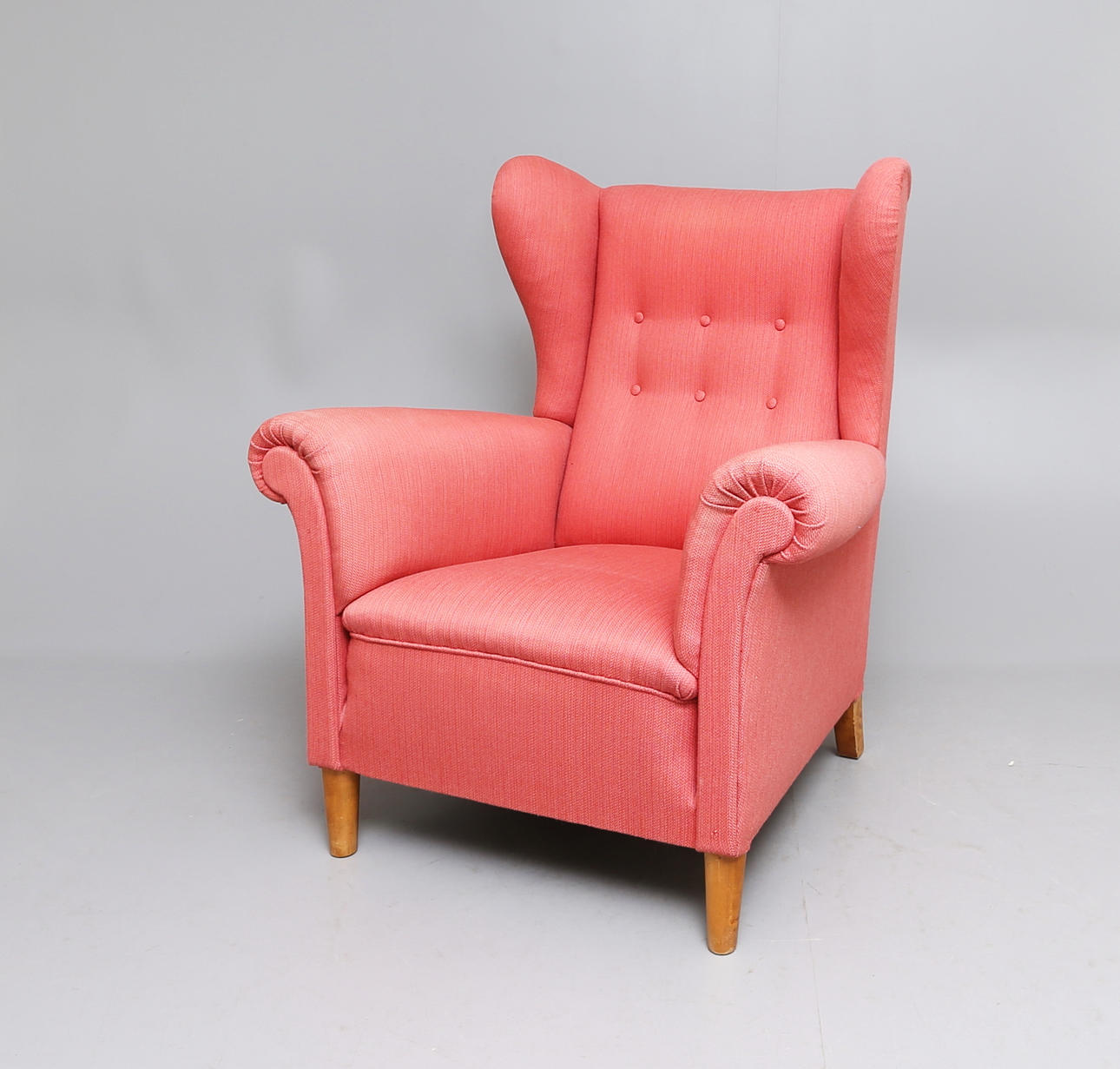 ÖRONLAPPSFÅTÖLJ, 1950-tal.