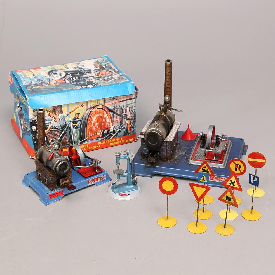 ÅNGMASKINER, 2 st, Vilesco + TRAFIKSKYLTAR, 9 st, plåt.