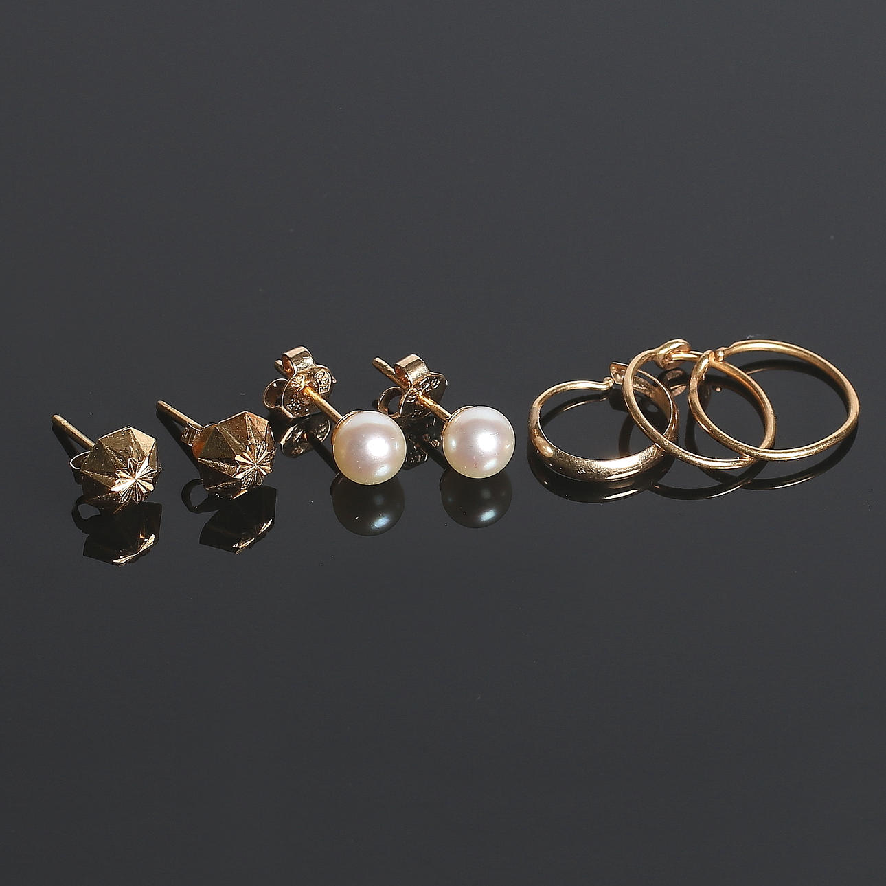 ÖRHÄNGEN, 7 st, 18k guld, 1900-tal. Bruttovikt 4 gram.