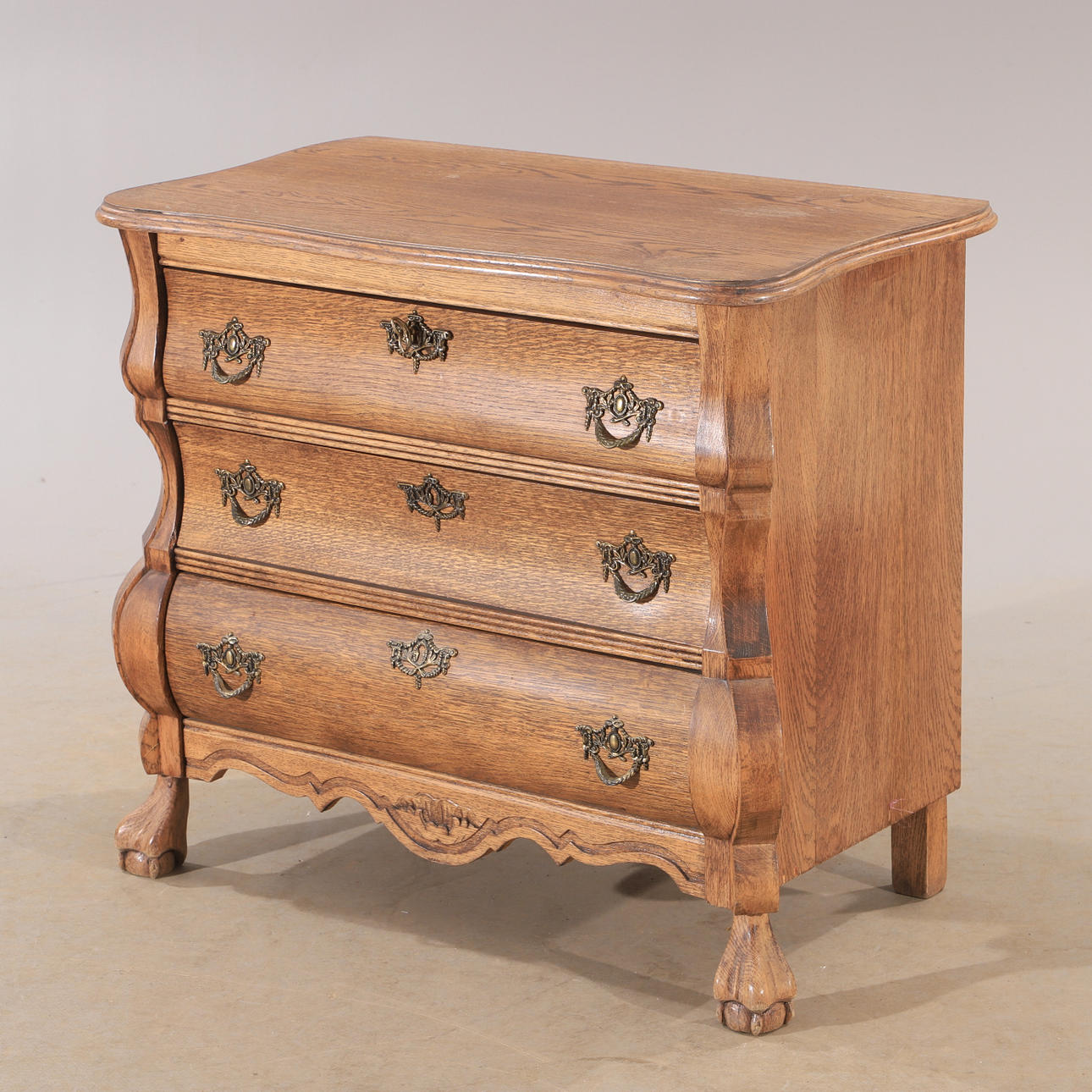 BYRÅ, ek, barockstil, 1900-talets andra hälft.