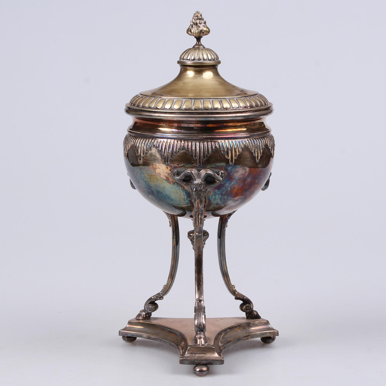 SOCKERSKÅL, på fot, nysilver, GAB, Stockholm, 1900-talets första hälft.