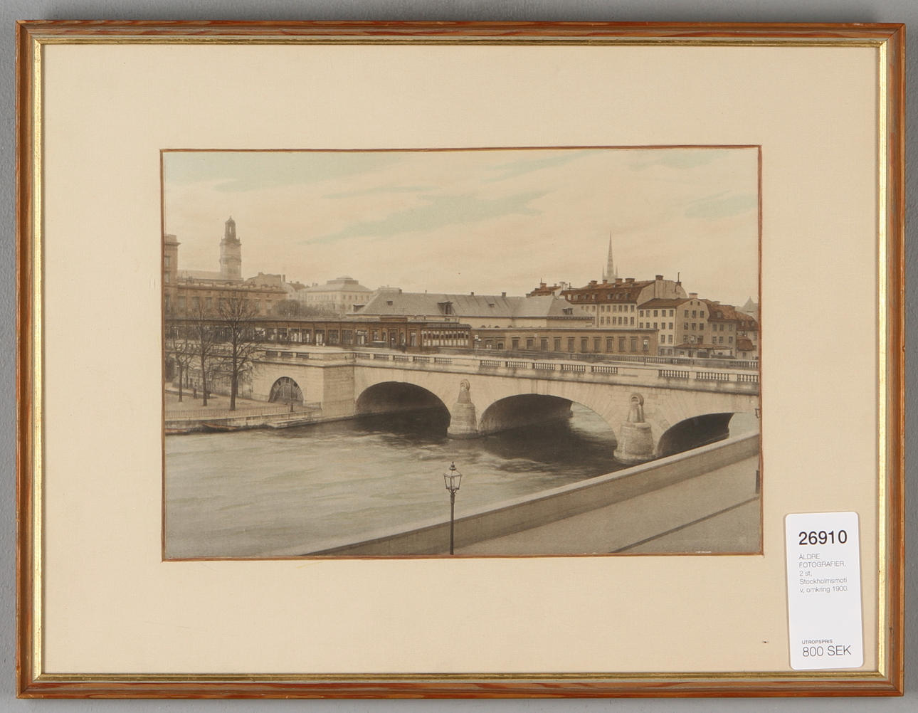 ÄLDRE FOTOGRAFIER, 2 st, Stockholmsmotiv, omkring 1900.