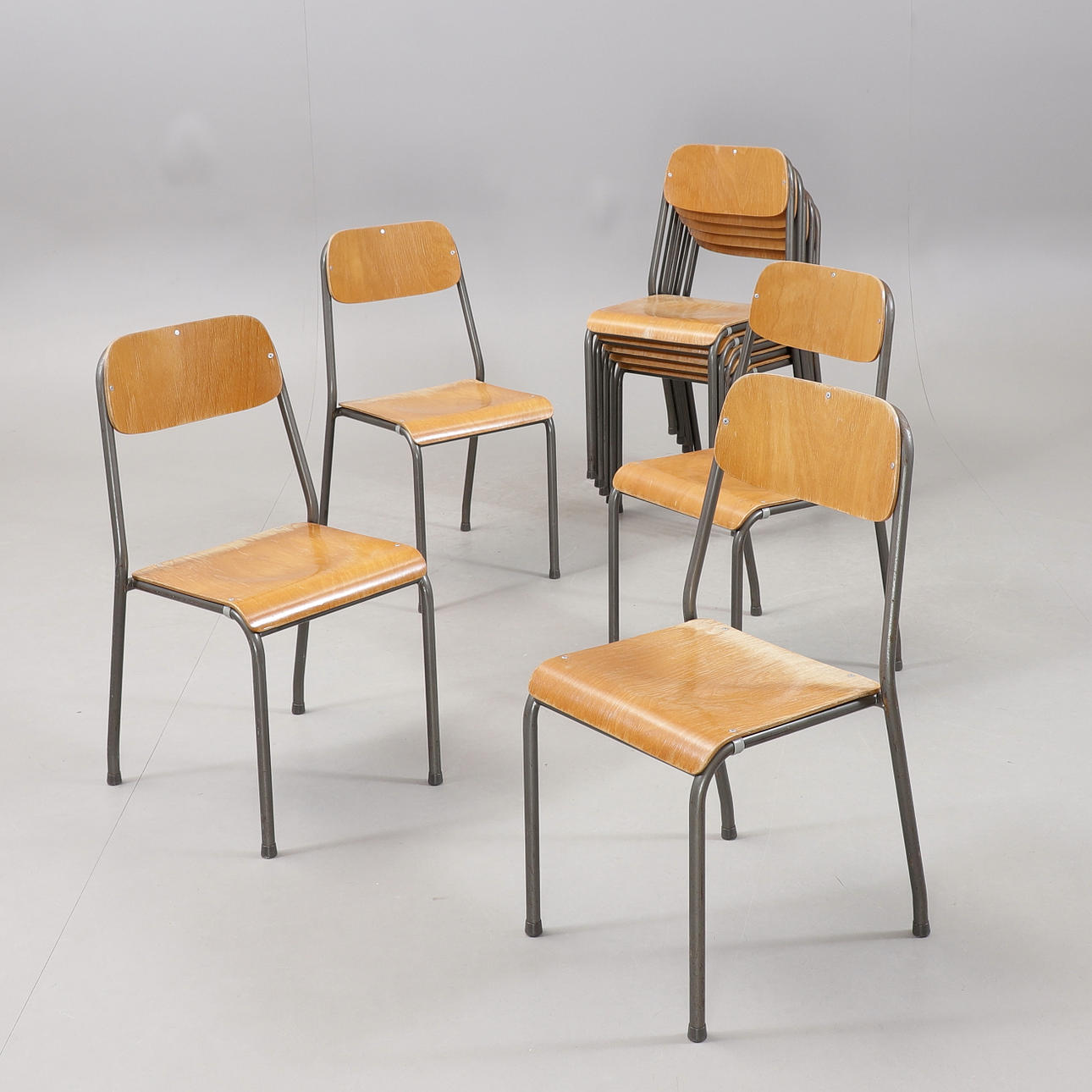 SKOLSTOLAR, 9 st, stapelbara, 50/60-tal.