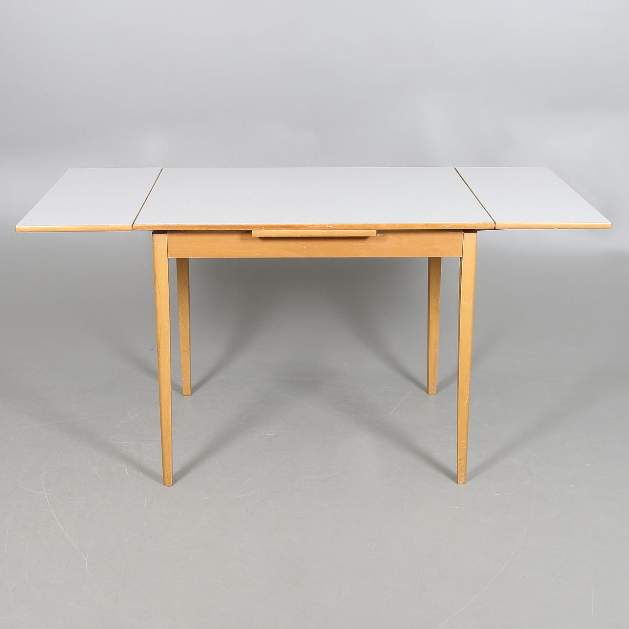 MATBORD, perstorpsplatta, "Virrvarr" 1950/60-tal.