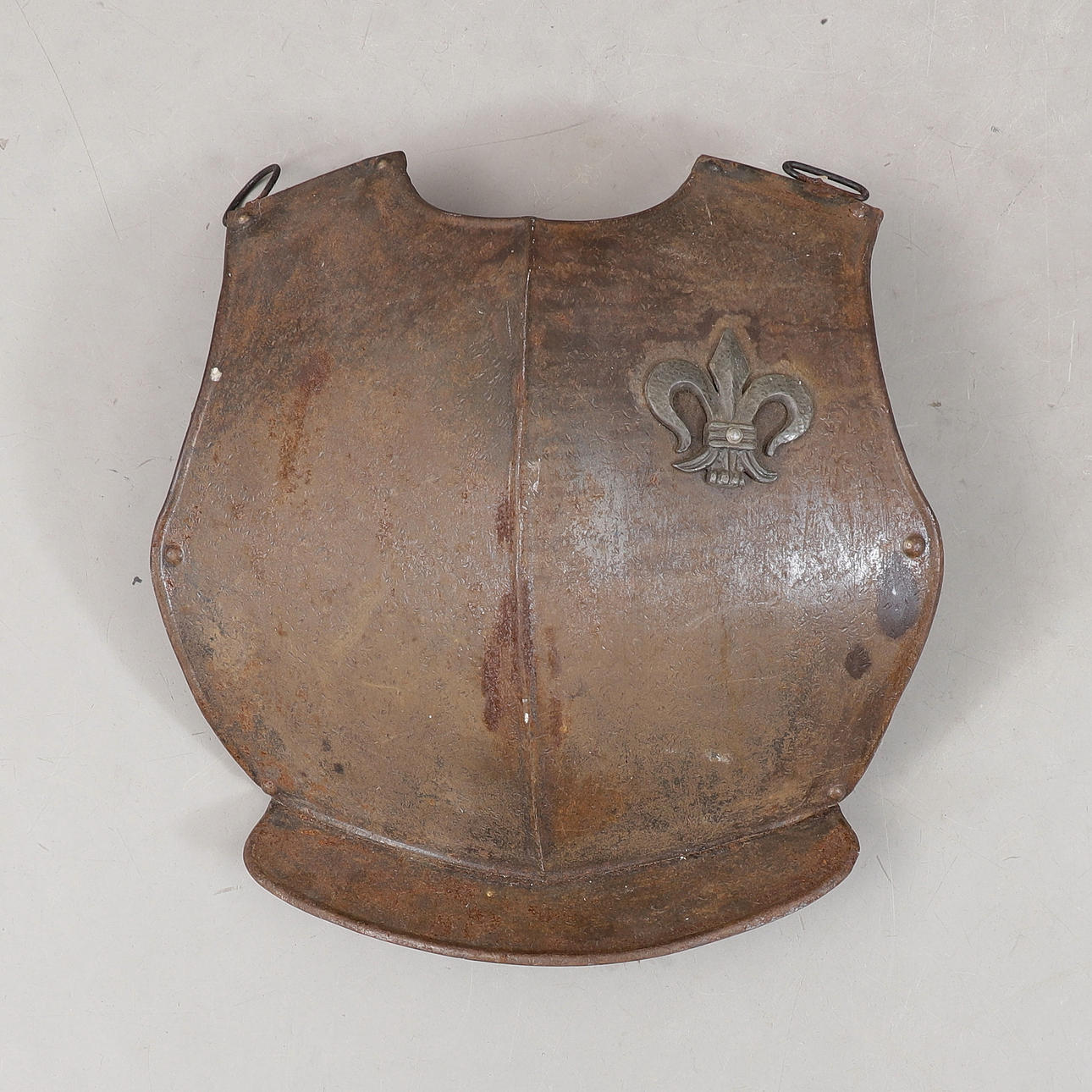 BRÖSTSKÖLD, del av rustning, 1900-tal.