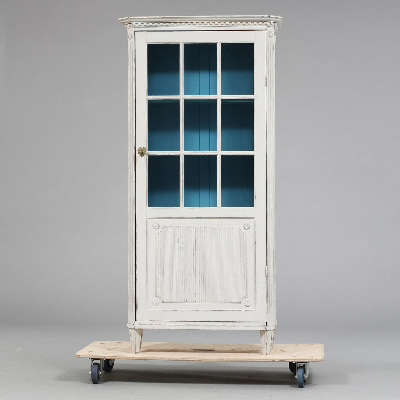 VITRINSKÅP, sengustaviansk stil, 1800/1900-tal.