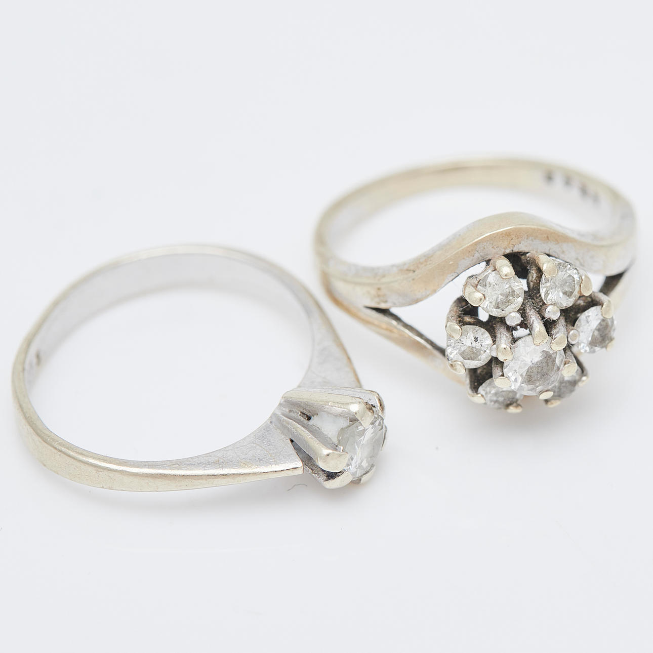 Ställ ringar, 585 vitguld, diamanter (2).