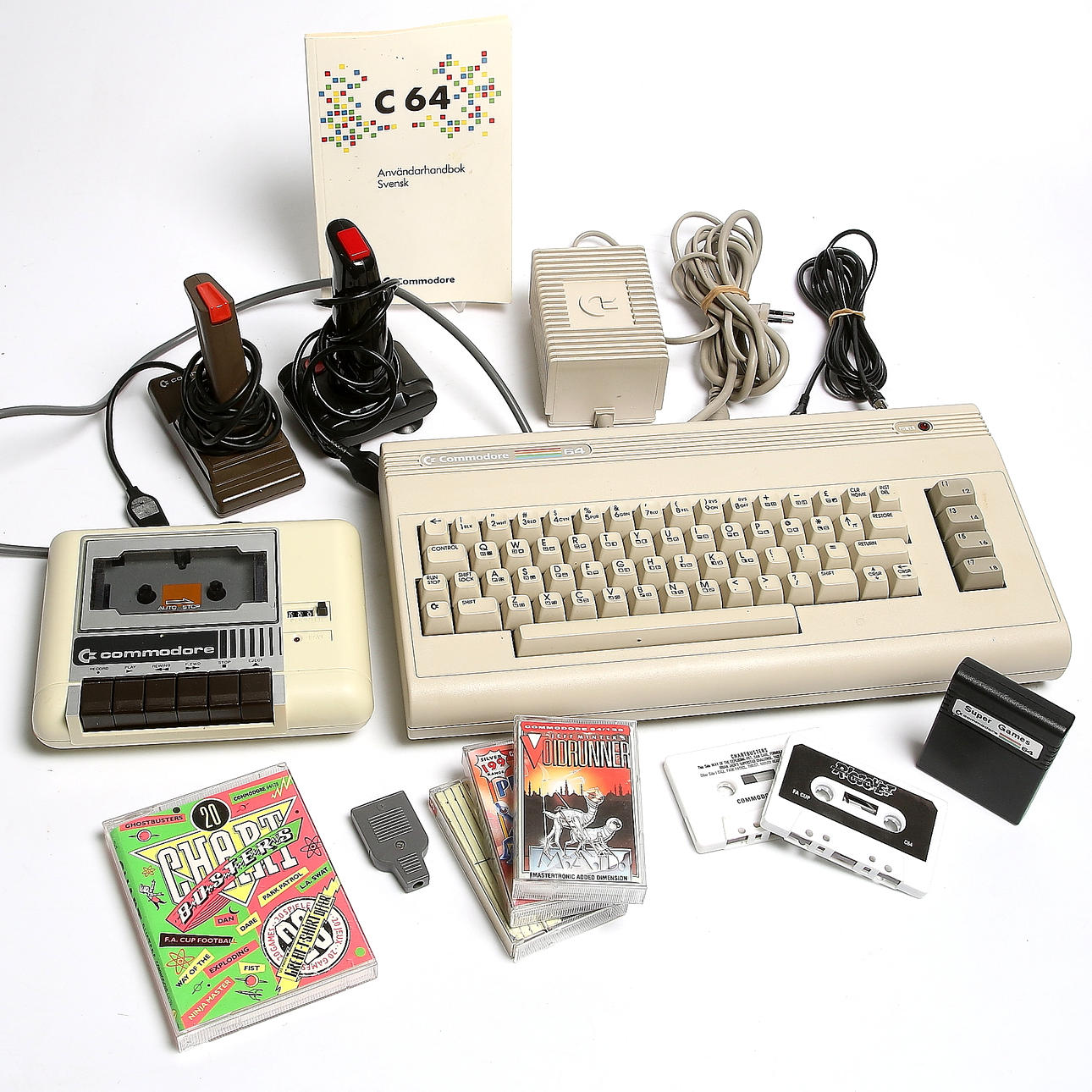 COMMODORE C 64, med spel. 1980-tal.