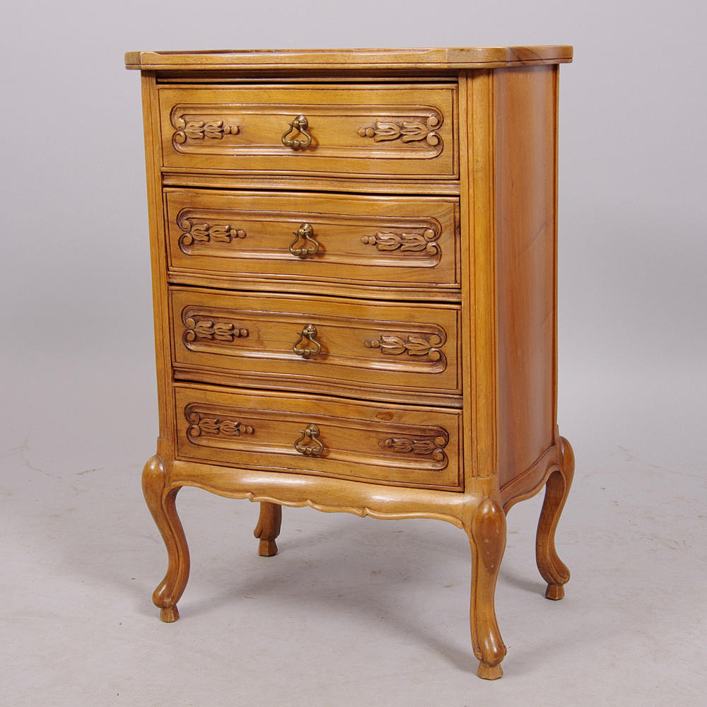 BYRÅ, 4-lådig, mahogny, rokokostil, 1900-tal.