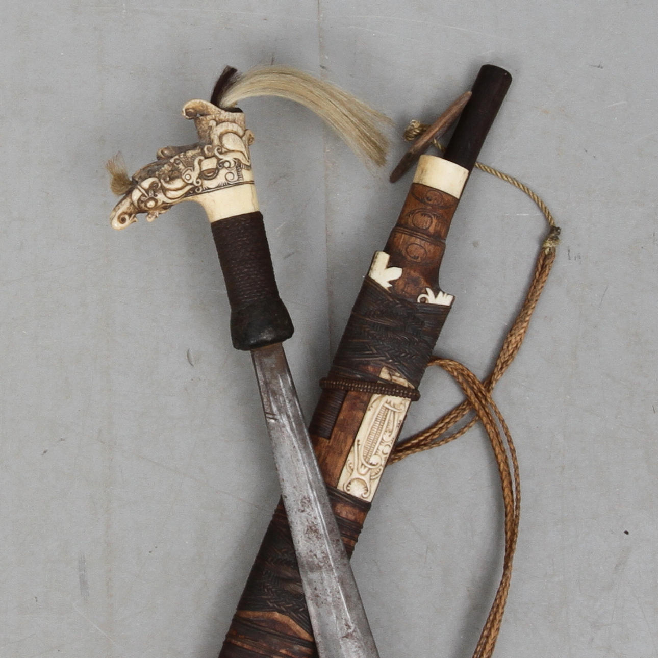 MANDAU, med Langgei Puai, Borneo.