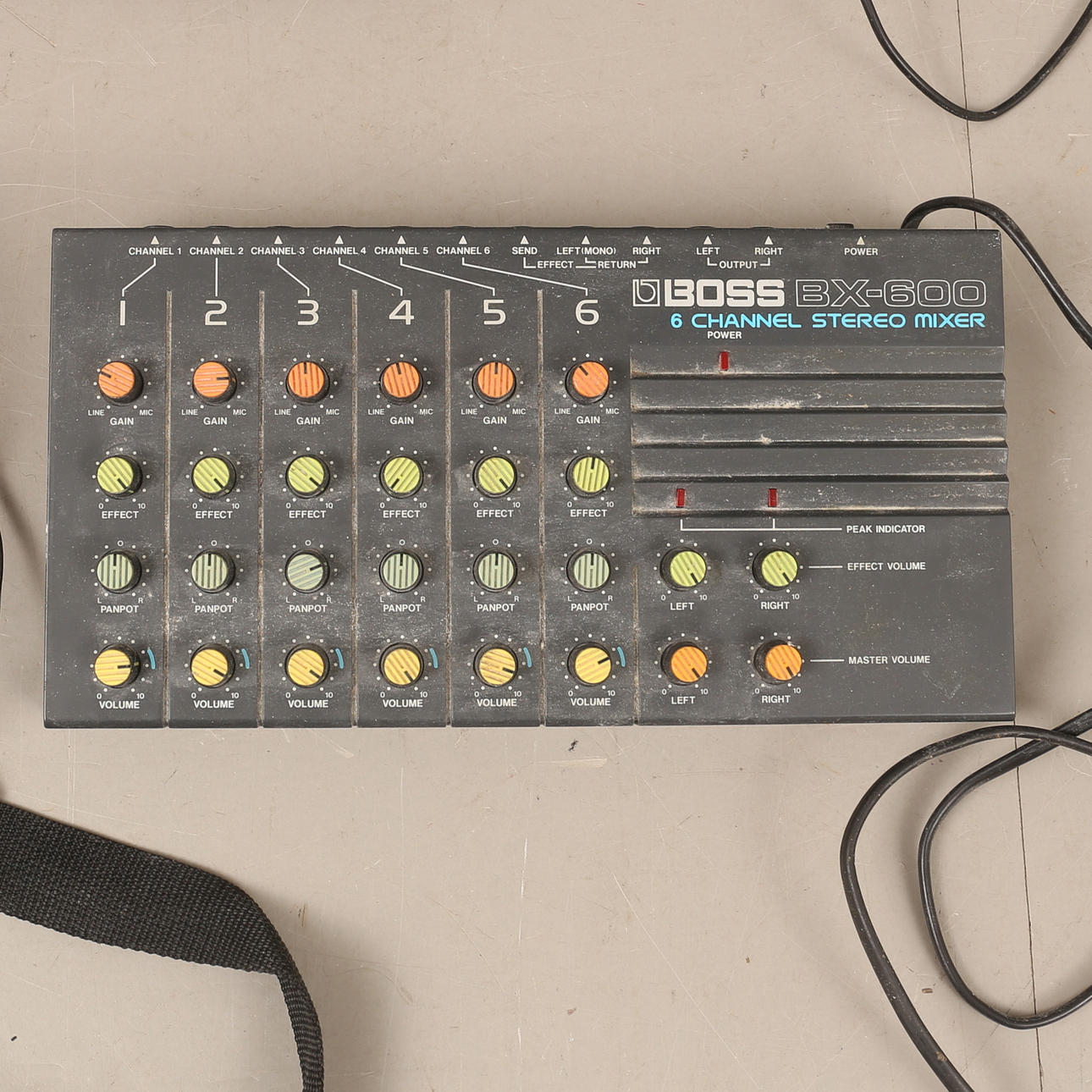 （通電確認済・取説あり）BOSS　BX-60　6チャンネルステレオミキサー BOSS BX-600 ステレオミキサー