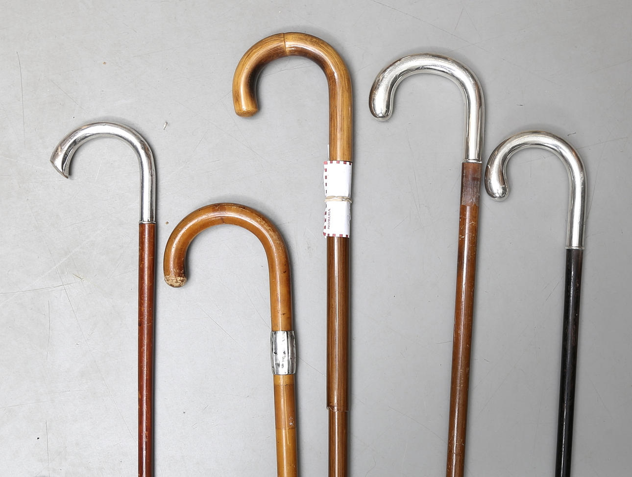KÄPPAR, 5 st. 4 med silverkryckor/beslag.