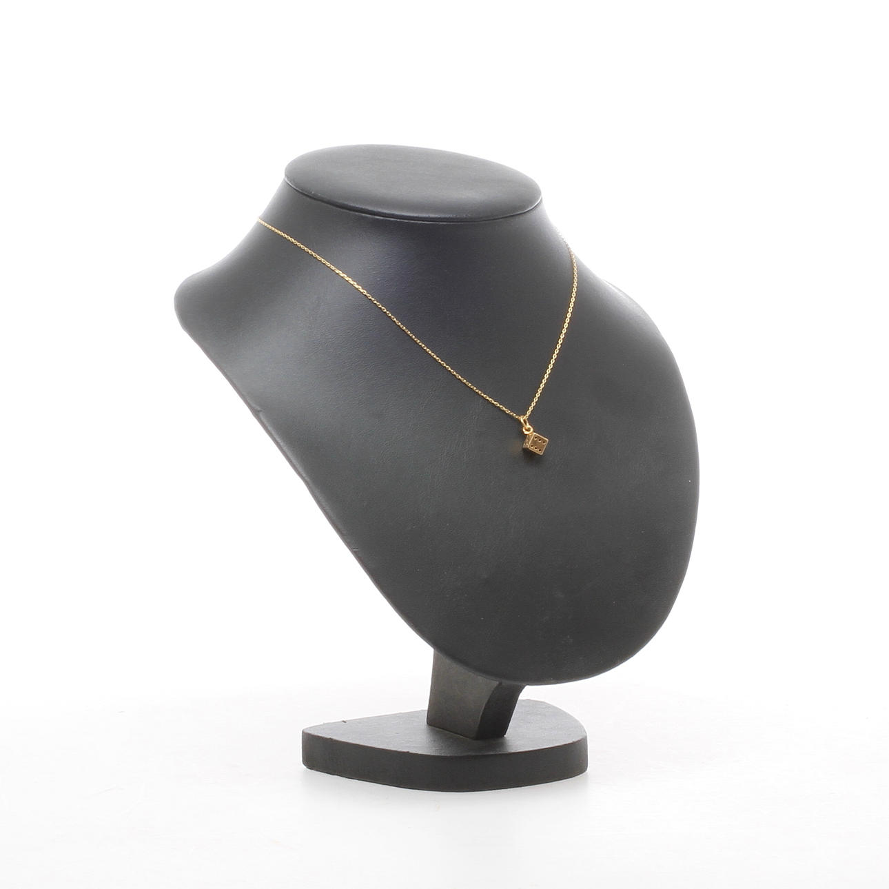 HÄNGE i form av tärning samt HALSKEDJA, 18k guld, 1900-tal.