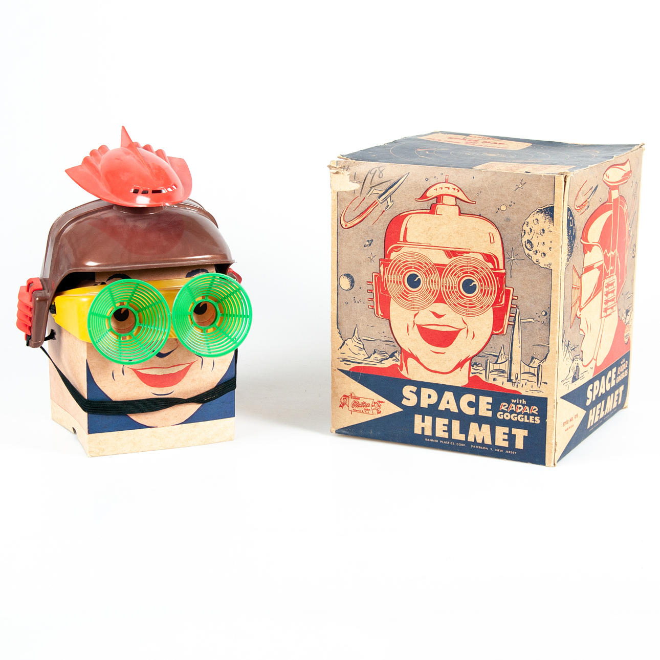 BANNER PLASTIC SPACE HELMET WITH ORIGINAL BOX.