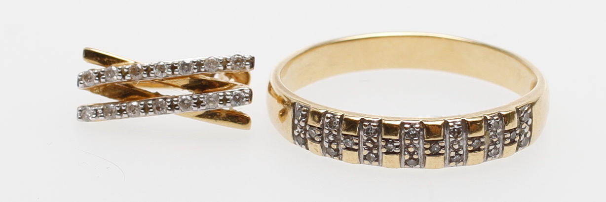 RING samt ÖRHÄNGE, 18k, små diamanter, vikt ca 5,4 gram.