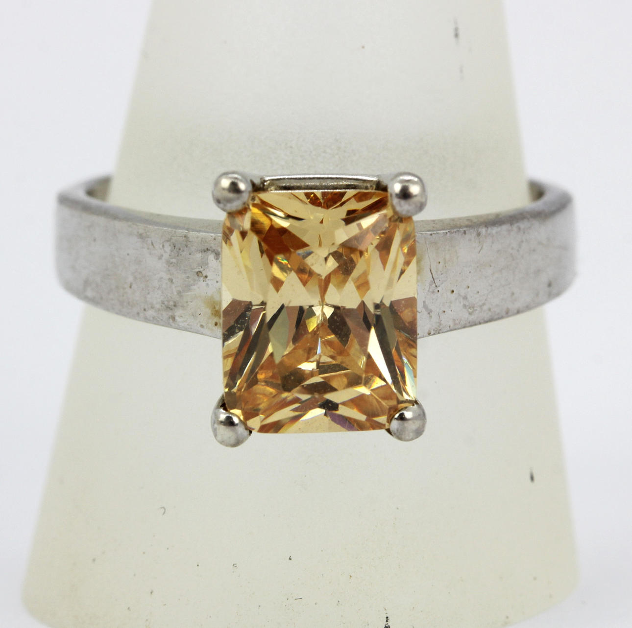 SILVER STEN SET RING.