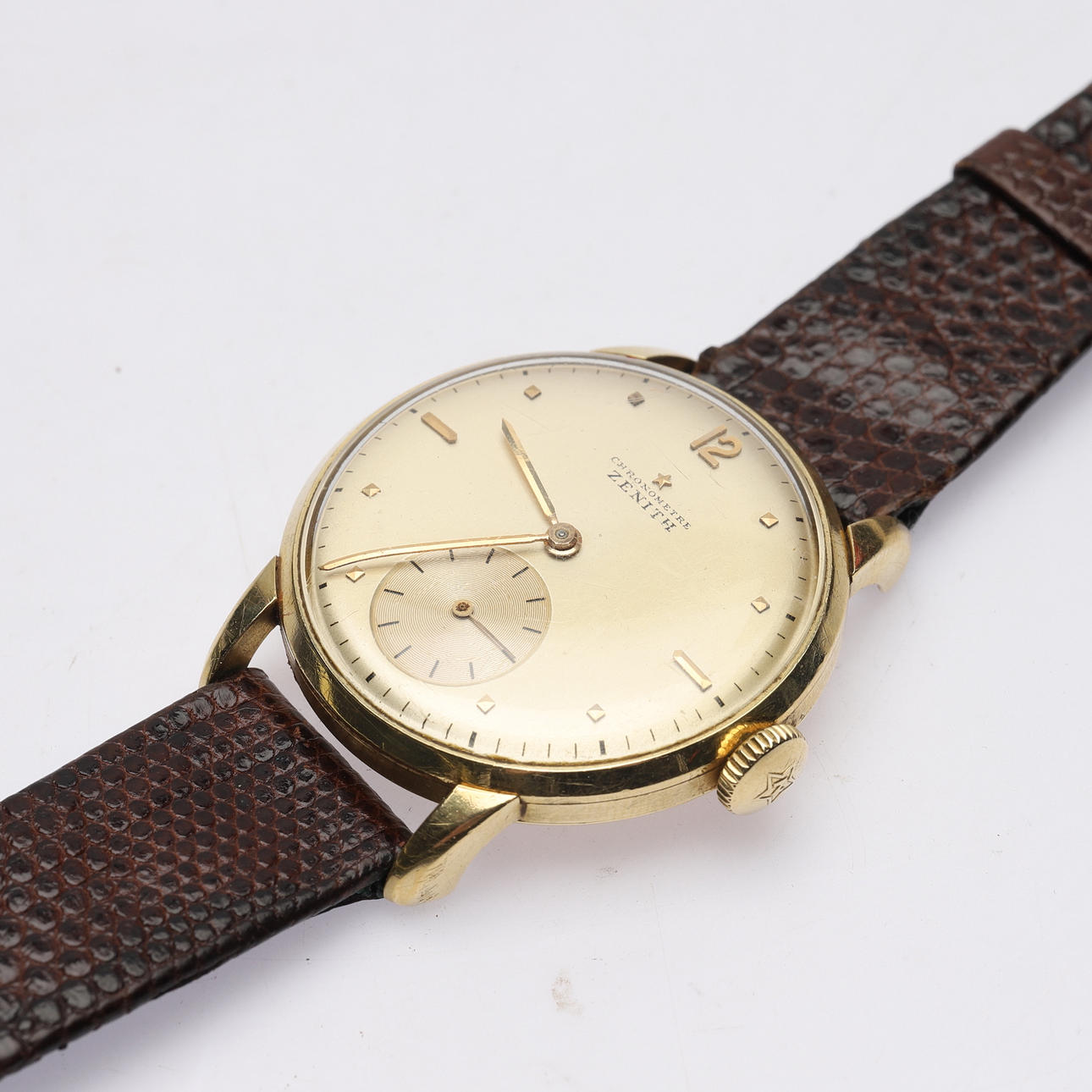 ZENITH. "Chronometer", wristwatch, 18K gold, 1950s.