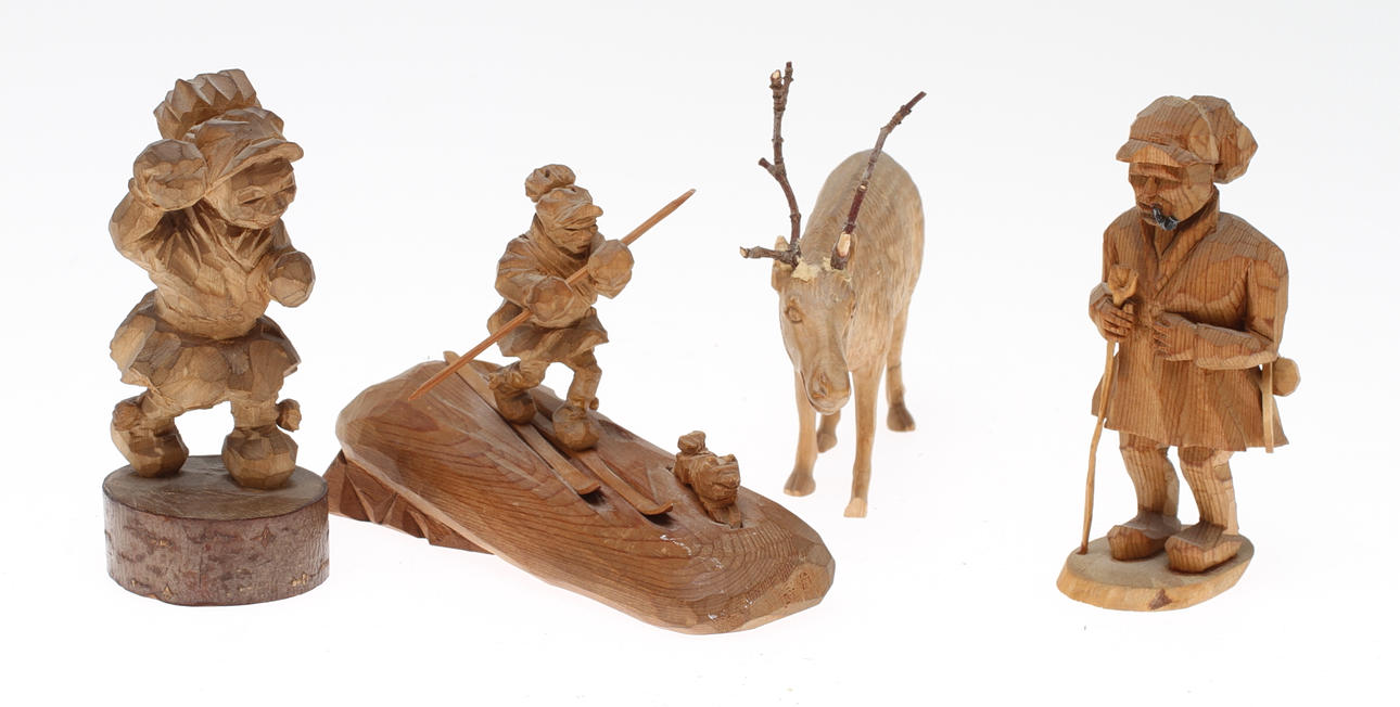 FIGURINER, 4 st, trä, varav 2 st signerade Åke Sundqvist.