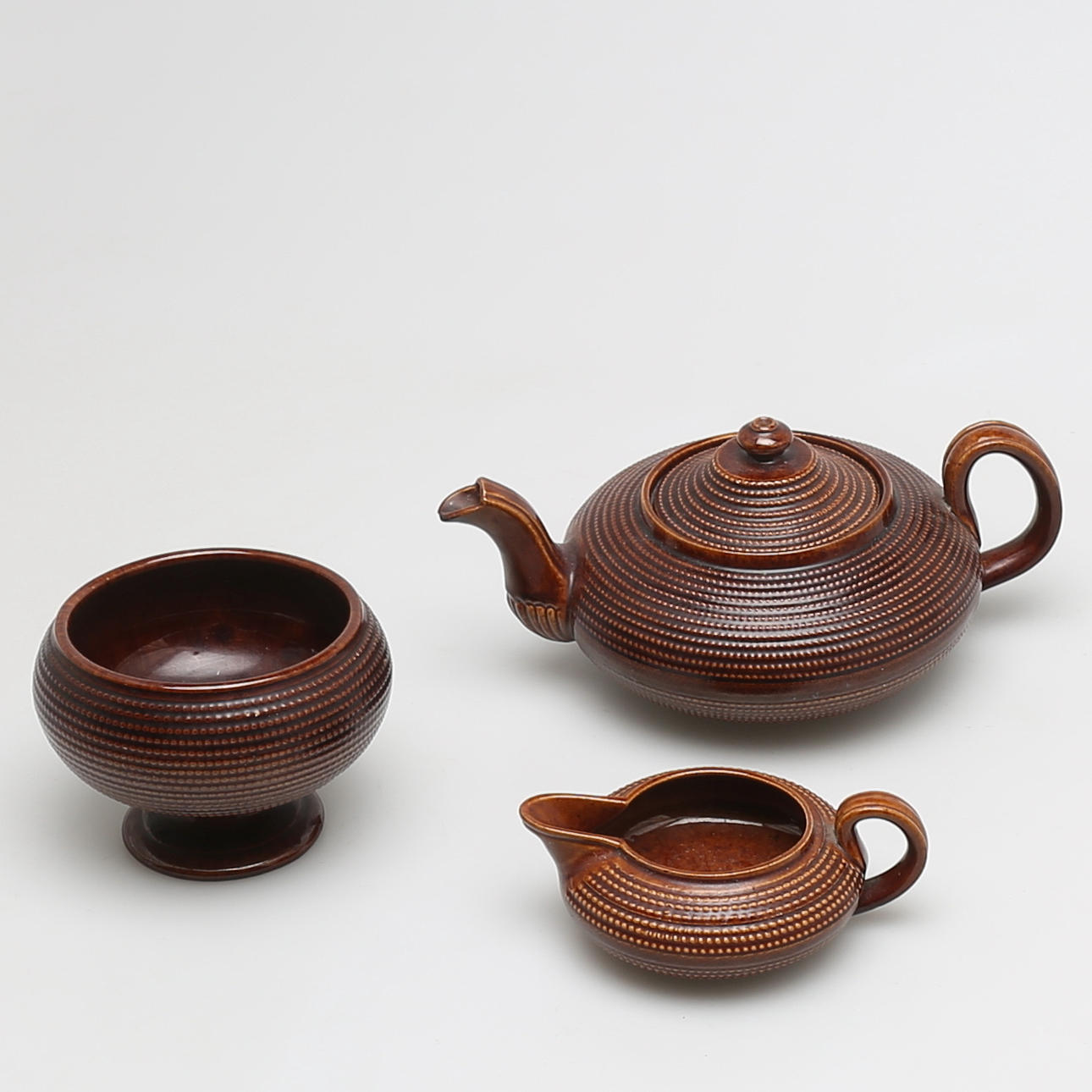 PARTI KERAMIK, 3 delar av teservis, Höganäs. 1800-talets senare hälft.