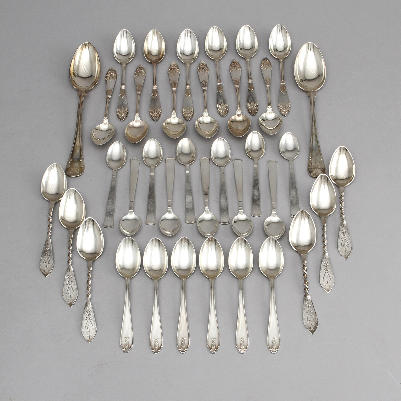 SILVER, 37 delar, ca 550 gram.