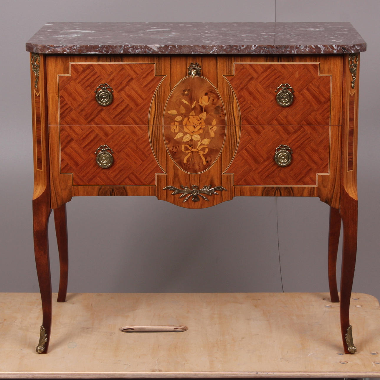 BYRÅ, Gustaviansk stil, samtida.