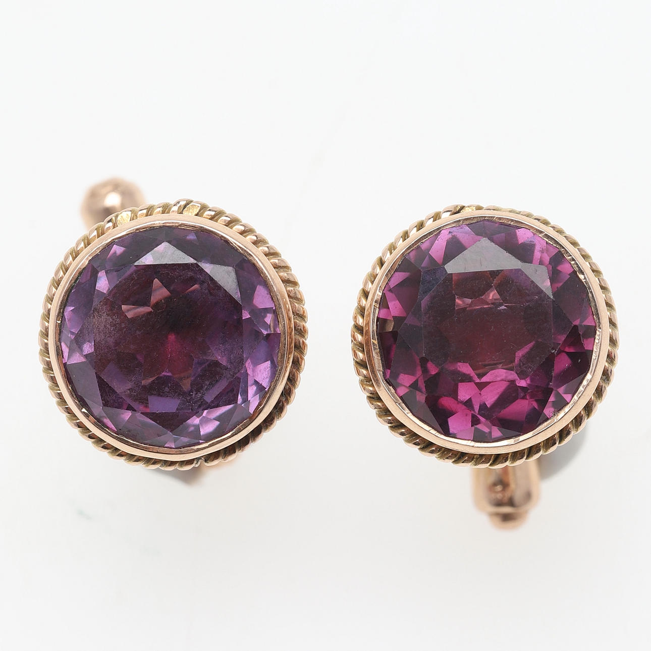 MANSCHETTKNAPPAR, 14k guld och ametister.