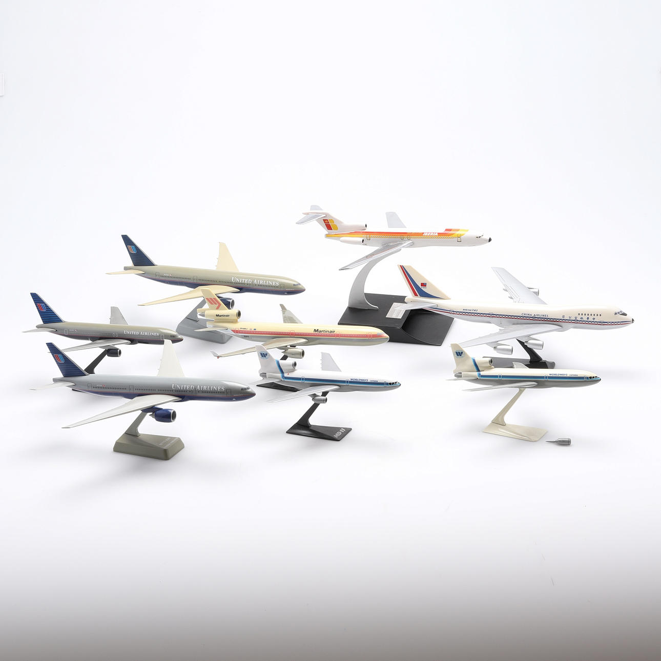 AIRPLANE MODELS, 8 pcs. Miscellaneous - Miscellaneous - Auctionet