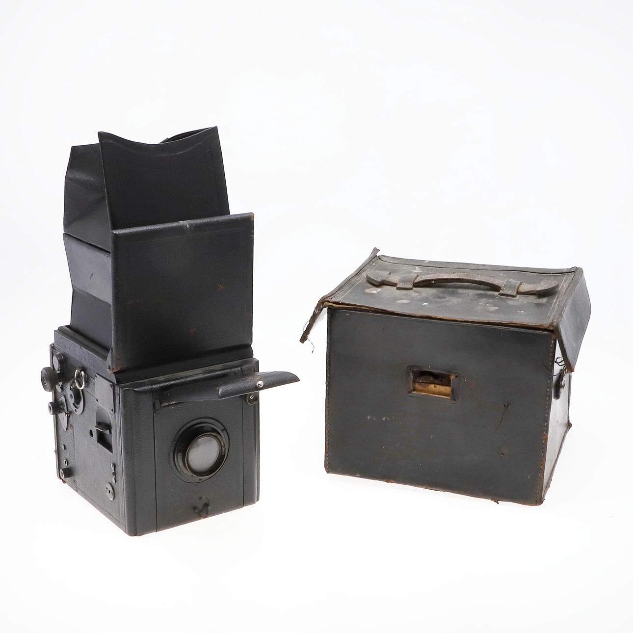 BUTCHERS POPULAR PRESSMAN PLATE CAMERA & CASE.