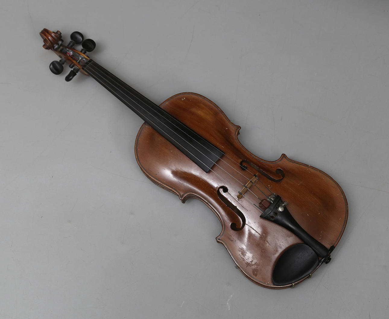 FIOL MED STRÅKAR, 1900-tal.