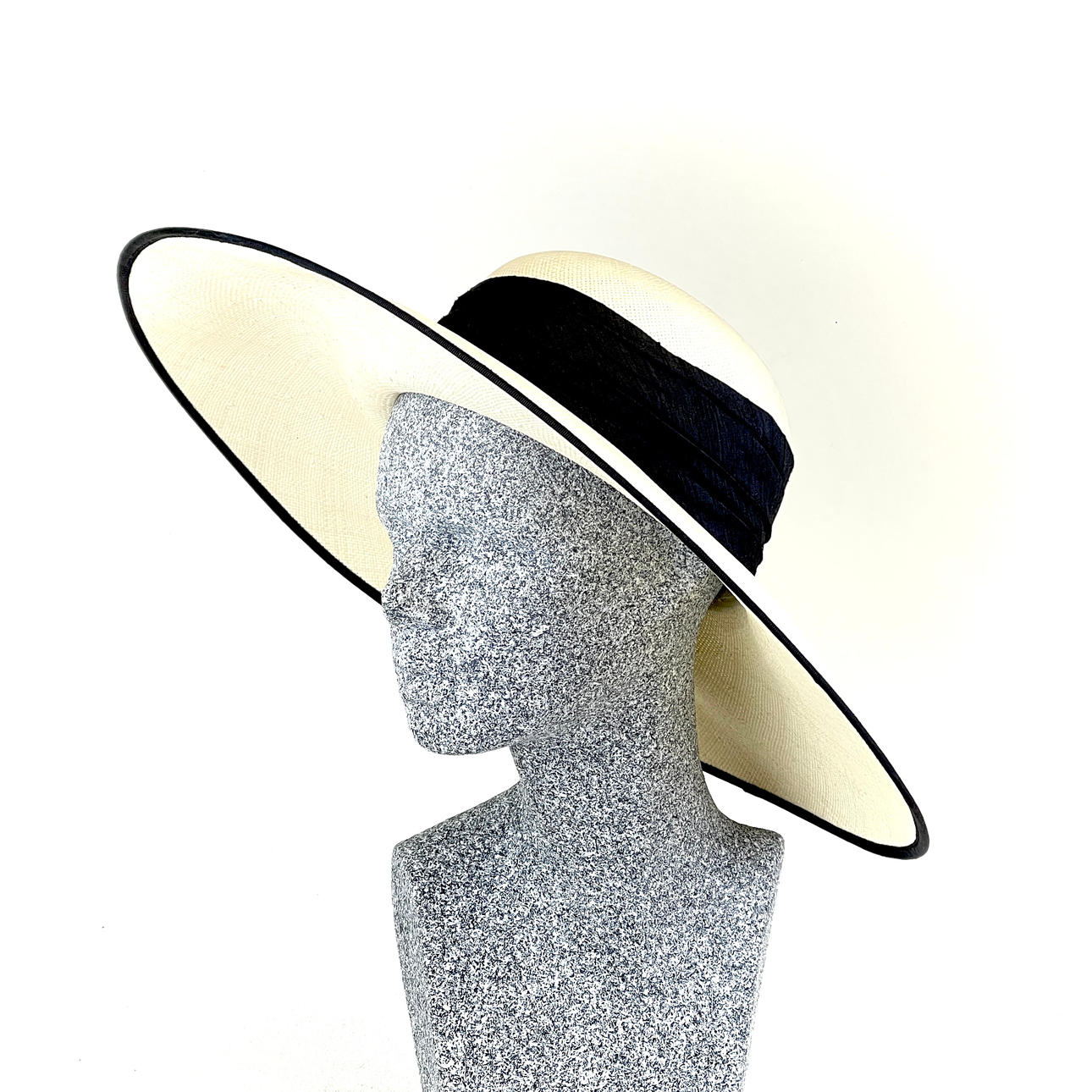 PETER BETTLEY BRETT BRÄTTE HATT.