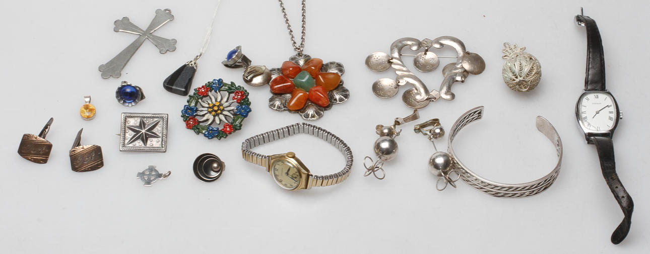 ARMBANDSUR och SMYCKEN.