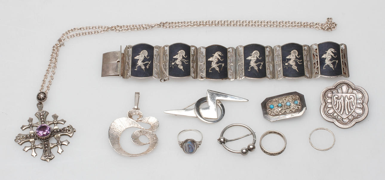SMYCKEN, 10 st, silver, total vikt ca. 124,5 gram.