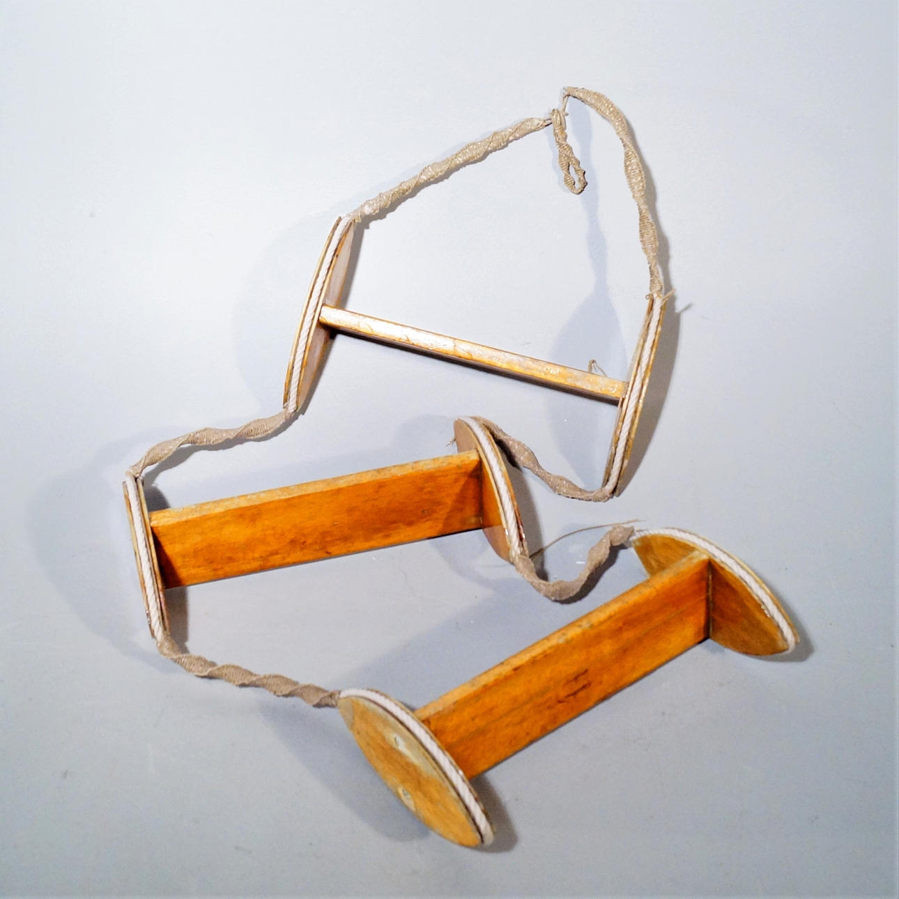 ESCALERA DE BARCO, madera y tamp.