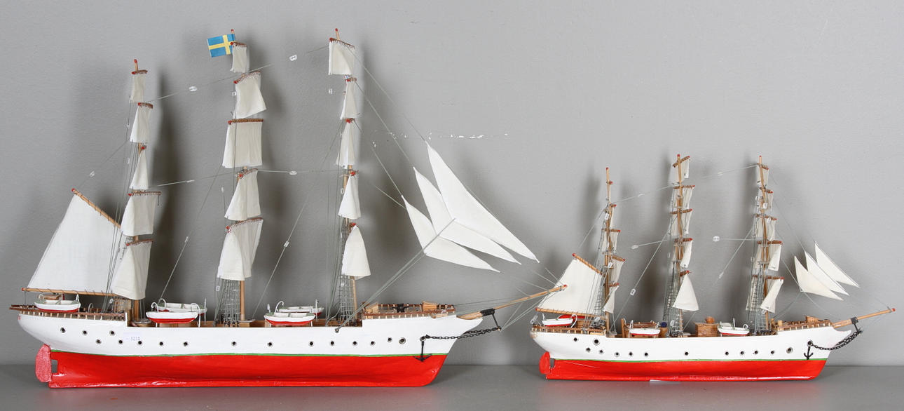 MODELLBÅTAR, 2 st, 1900-tal.