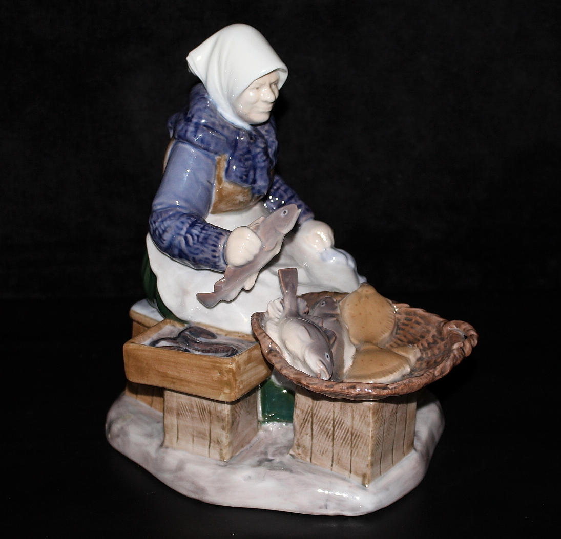 FIGURIN, Porslin, Fiskargumman. Bing & gröndal.