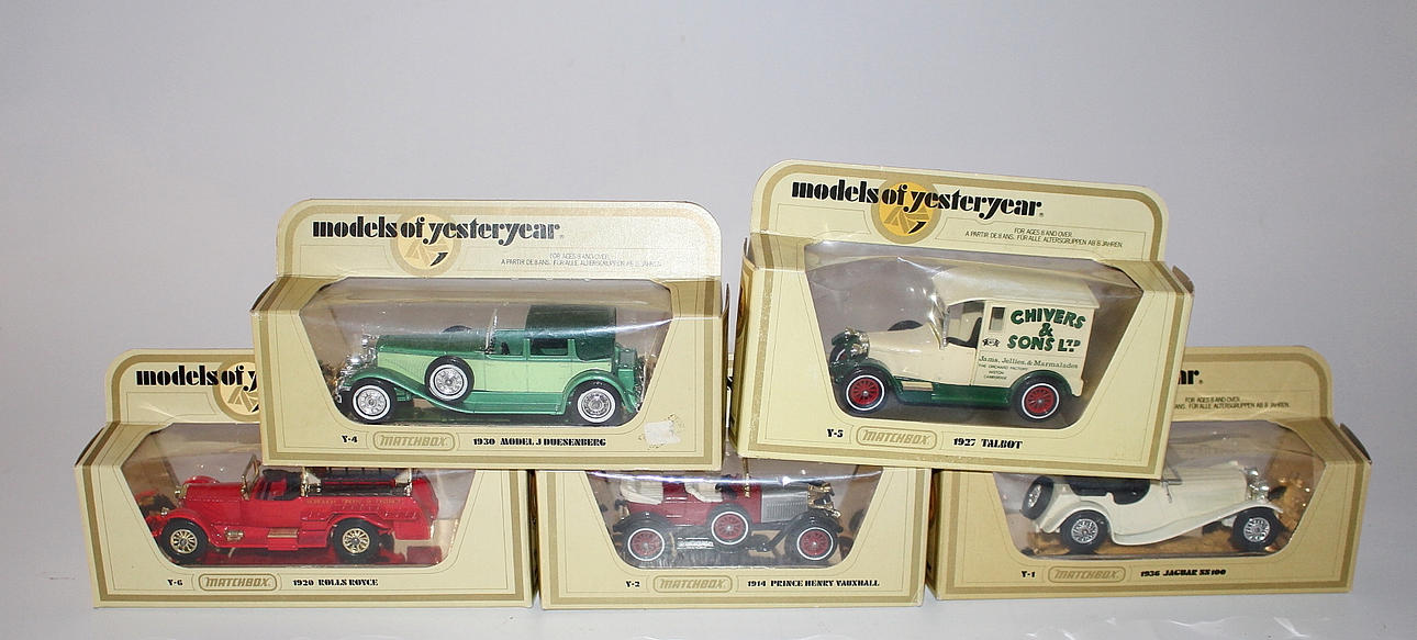 SAMLARLEKSAK, Matchbox modelsof yesterday, bilar, 5 stycken.