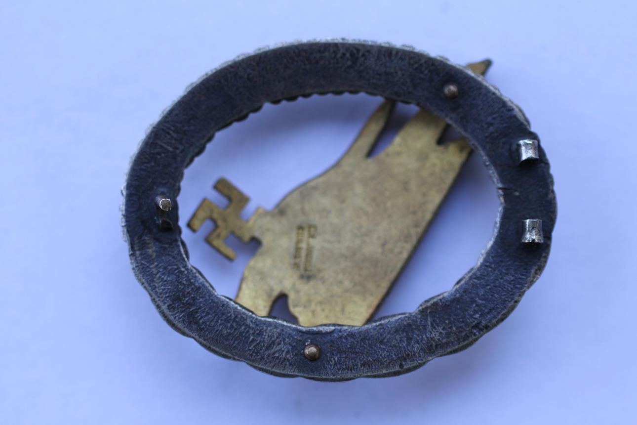 FALLSKÄRMSJÄGARUTMÄRKELSE, tillverkad av Juncker.