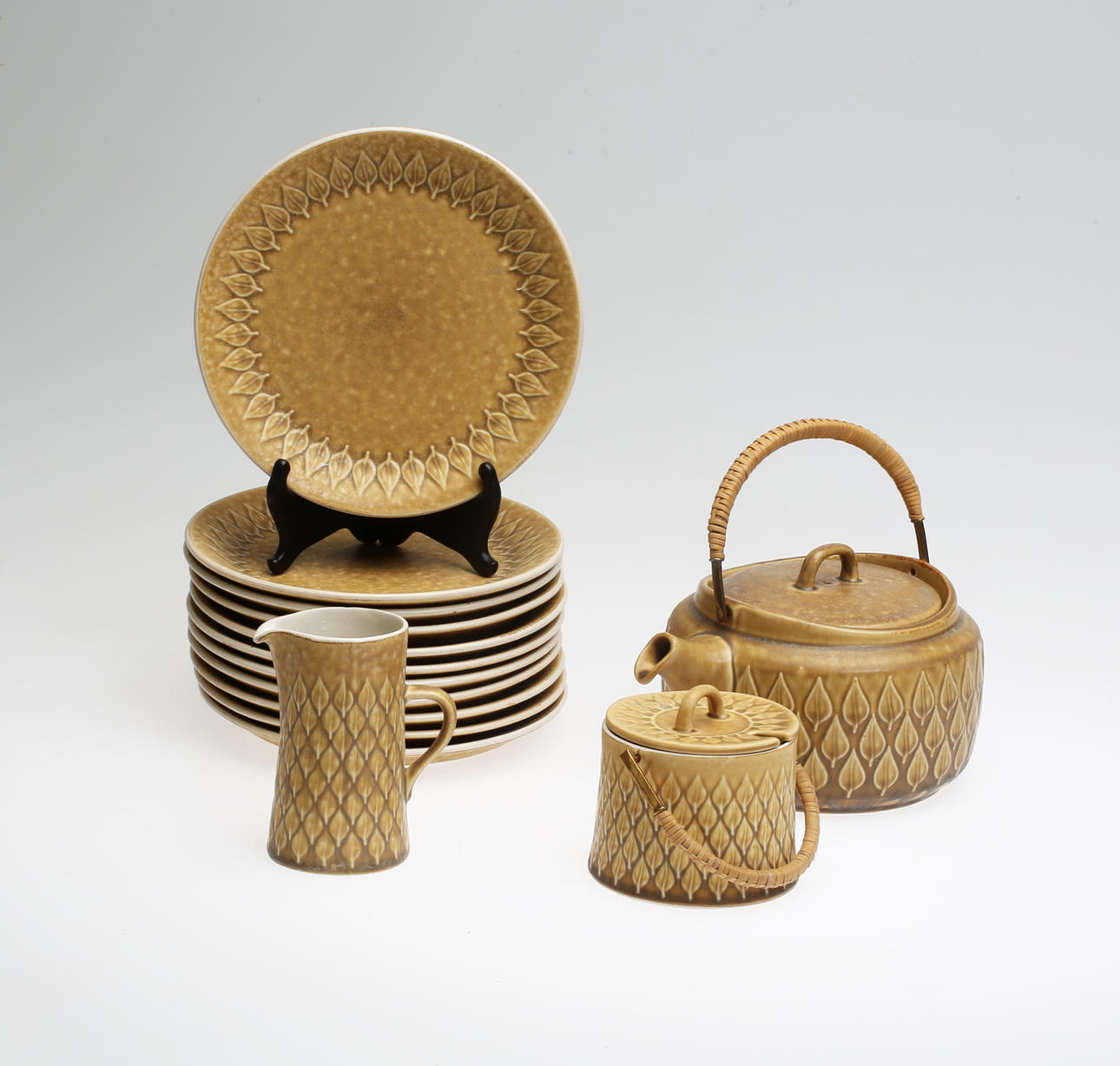 SERVIS, 14 delar, "Relief" Jens Harald Quistgaard, Kronjyden, Danmark.