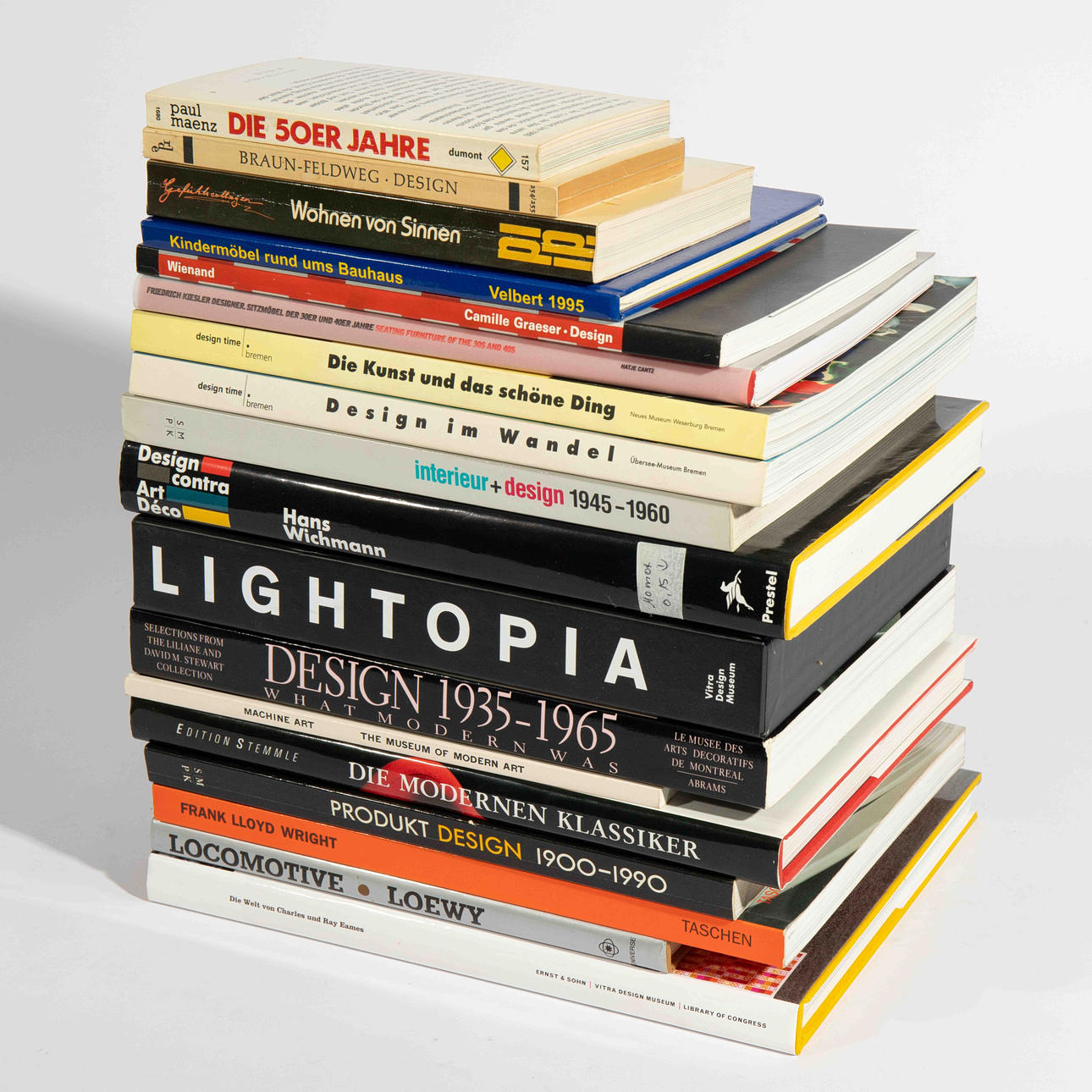 18 Design Bücher (30-197).