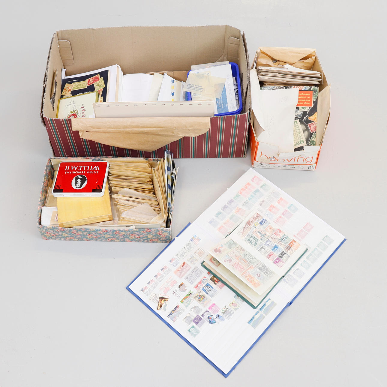 STAMP COLLECTION, mainly clips, 20th century.